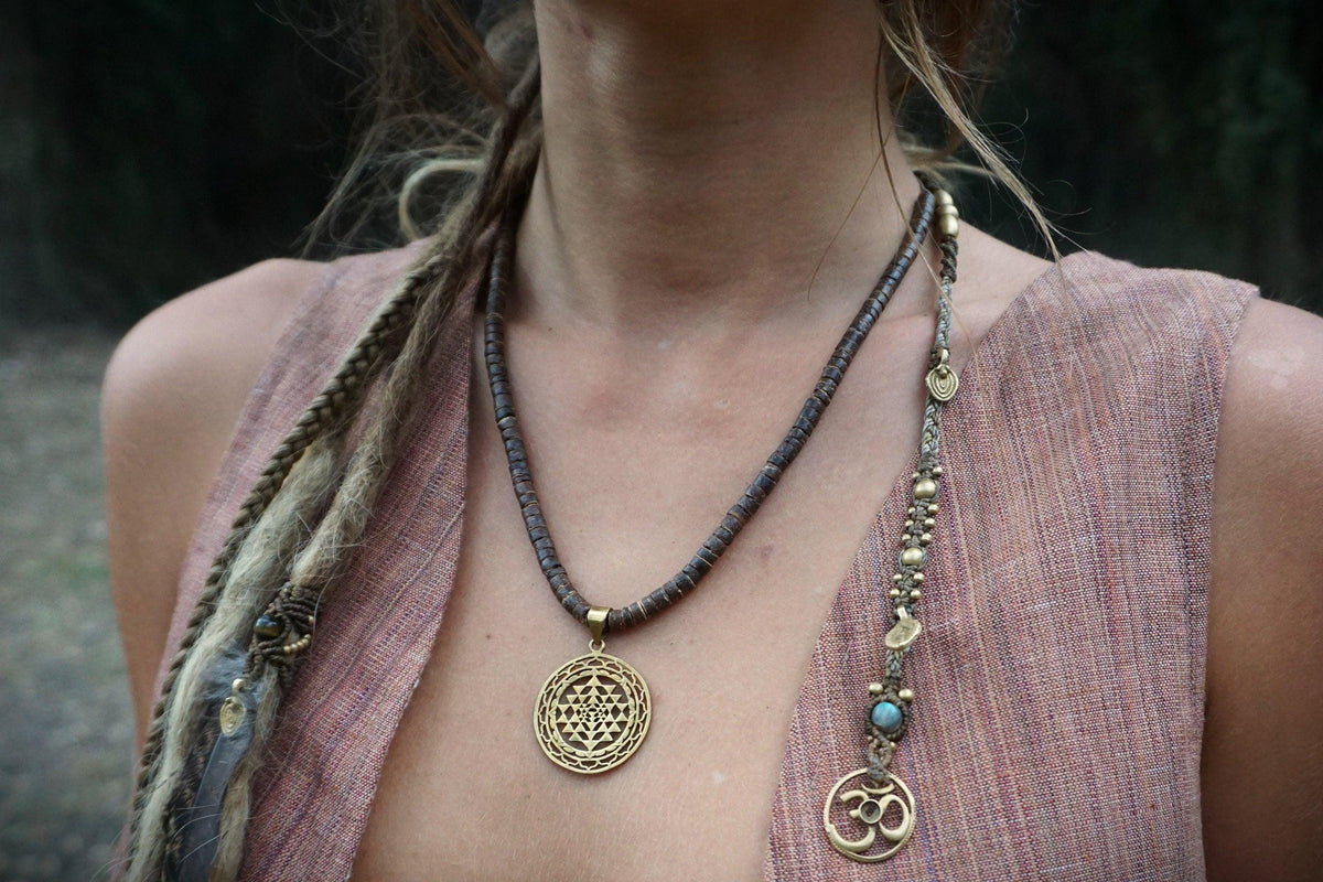 Coconut Sacred Symbols Necklace, Coconut Wood Necklace, Sacred Geometry Necklace, Coconut Wood Necklace, Hippie Necklace, Natural Jewelry