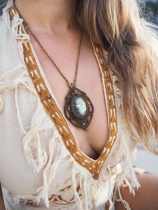 Labradorite Macramé Necklace